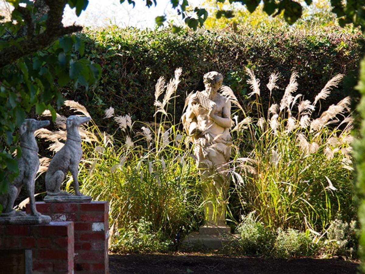 Montacute Pavilion And Gardens *